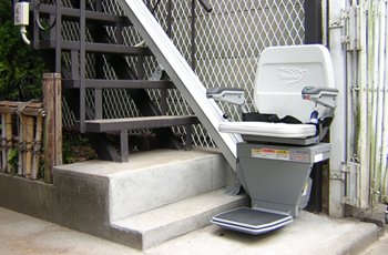 屋外 まっすぐ階段 設置事例 東京都練馬区/S邸