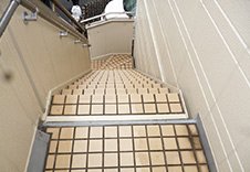 設置事例 屋外 曲がり階段