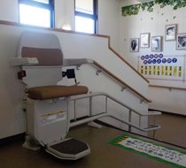 奈良県北葛城郡/某介護施設 <p>屋内曲がり階段</p>の事例